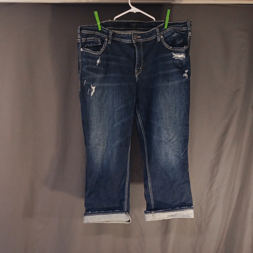 Distressed capris